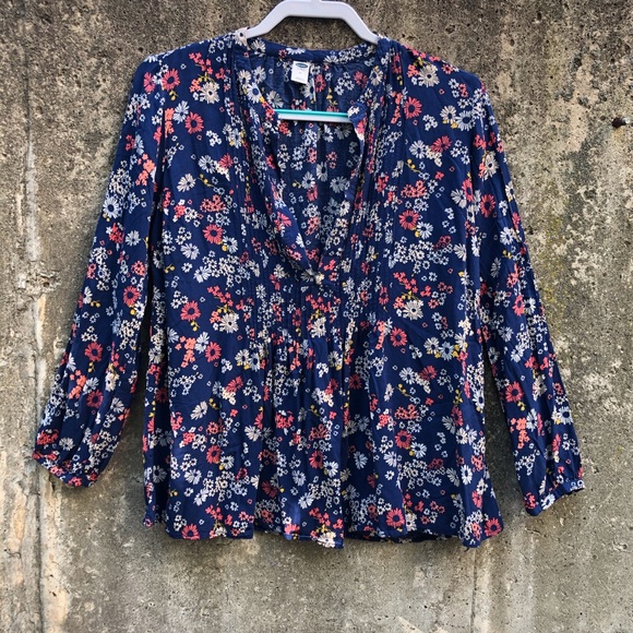 Old Navy Blue Floral Top - Picture 3 of 8